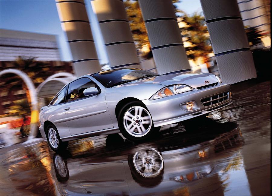  Chevrolet Cavalier Coupe 2000 года  (фото 9 из 19)